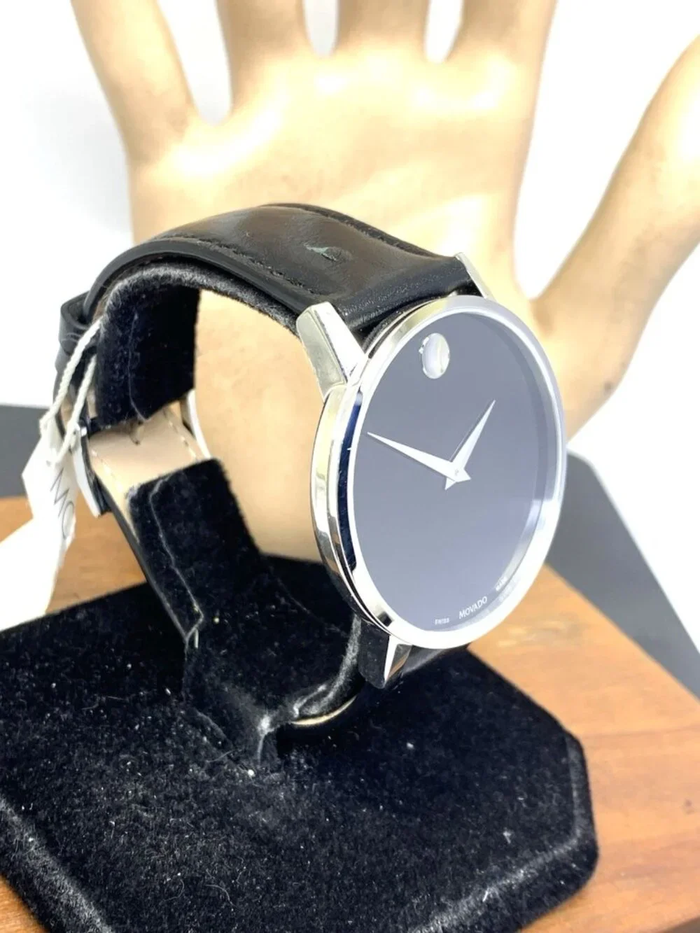 Movado Men's Watch 0607269 Swiss Quartz Silver Museum Black Dial Leather Strap